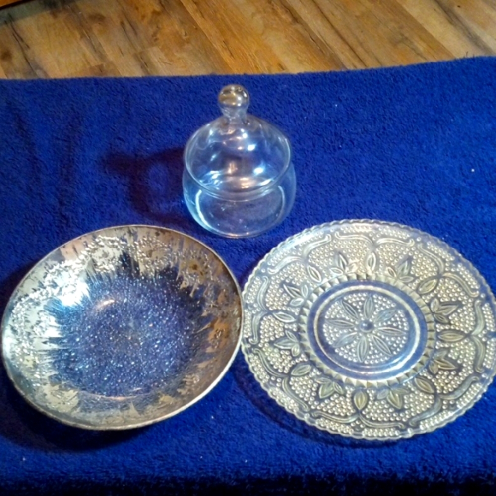Glass plate/bowl/ candy dish